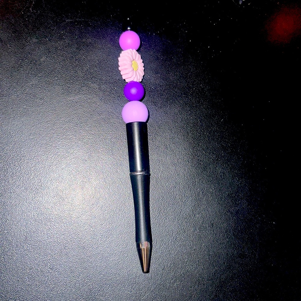 Purple flower beaded focal pen